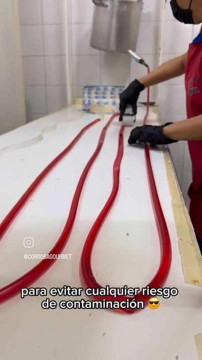 El que diga que no le gusta la gallinita o las mielcitas está mal de la cabeza! 