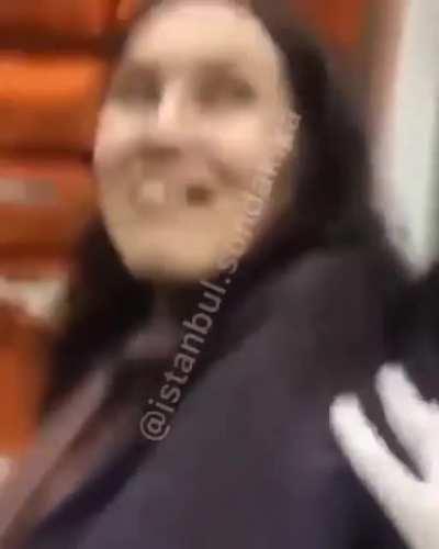 Kocasını kesen kadın