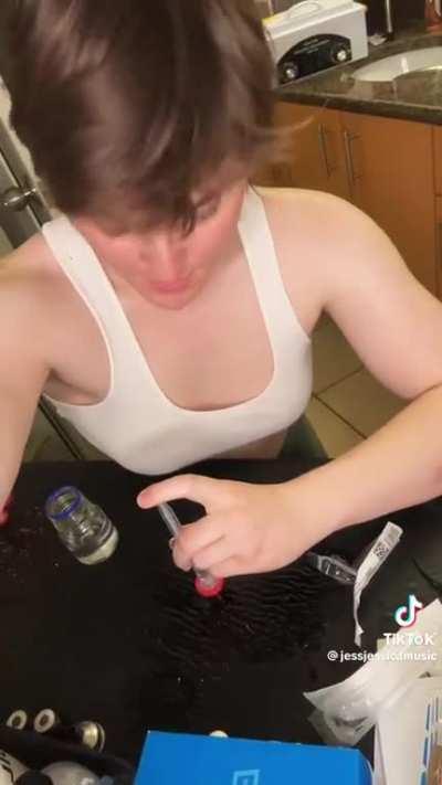 Girls, what's stopping you from doing this and becoming trainknee Walter White?