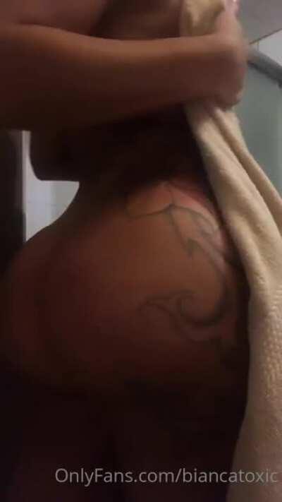 Bad Chicks Only. Bi@nc@Toxic, Join the Vip for the DM content.