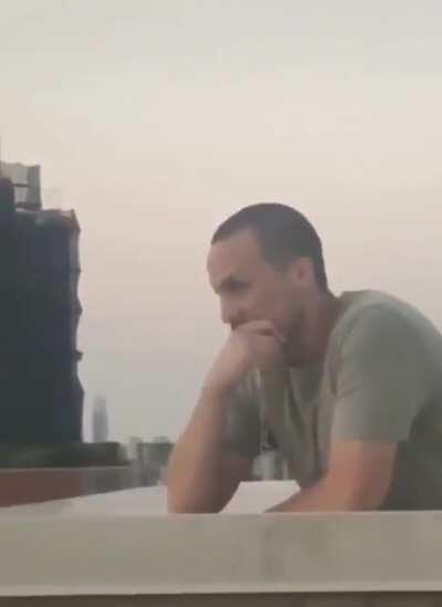 Light switch between talking and kissing