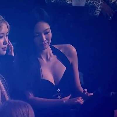 JENNIE TAKEOVER VMAs