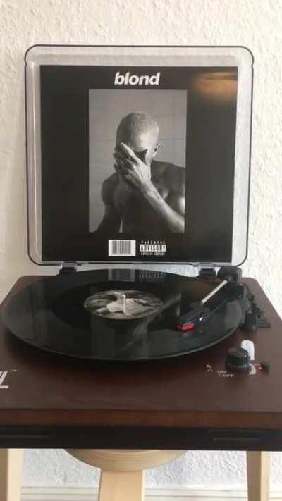 Blonde vinyl came in today and I’m so happy, bless up for Discogs