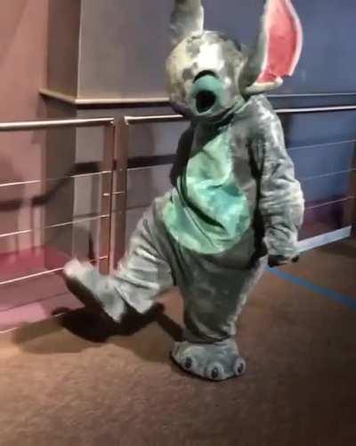 Внутренний мужчина Ститча удивлён