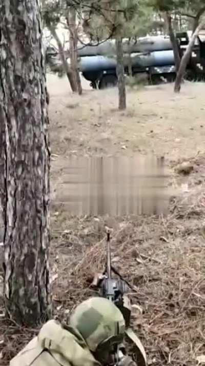 Russian soldier gets extremely close to destroy previously damaged S-300. Receives Darwin award.