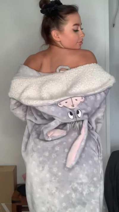 You see me doing this at the end of your bed... wyd?