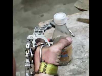 This finger prosthetic