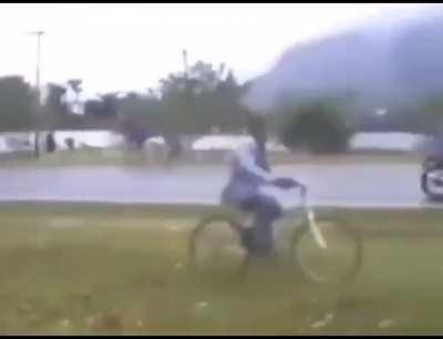 Guess he couldn’t see🤷‍♂️