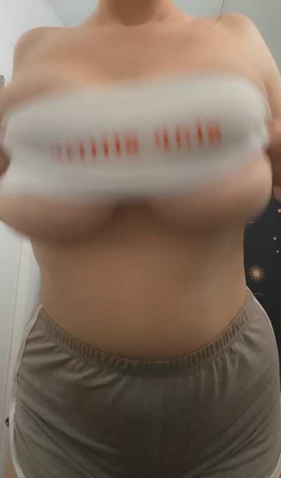 No bra, just letting the girls do their thing