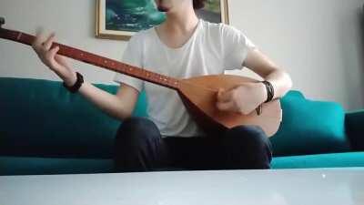 Bass kısmını da çaldım bu sefer öncekini gizliyorum. Var mı benden çalmamı istediğiniz- önerdiğiniz bişey?