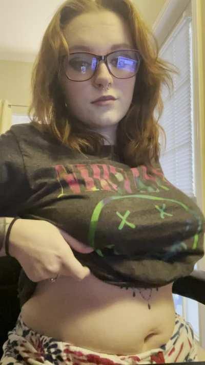 do you like my mom tits? 🤍