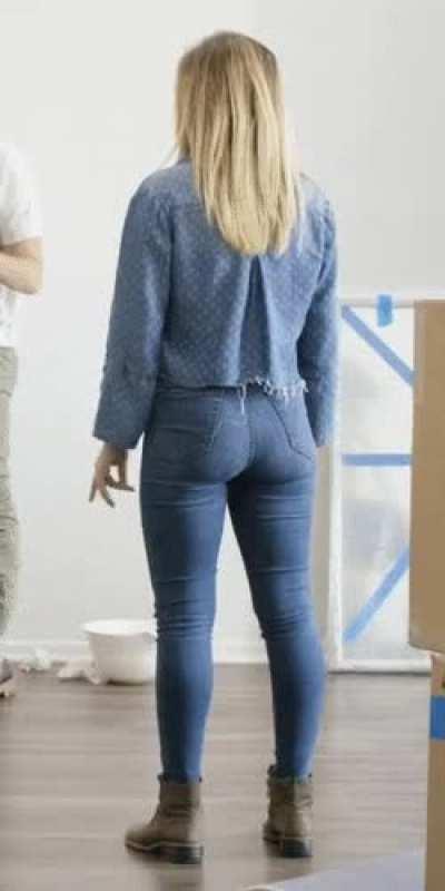 Jennette McCurdy Ass in motion