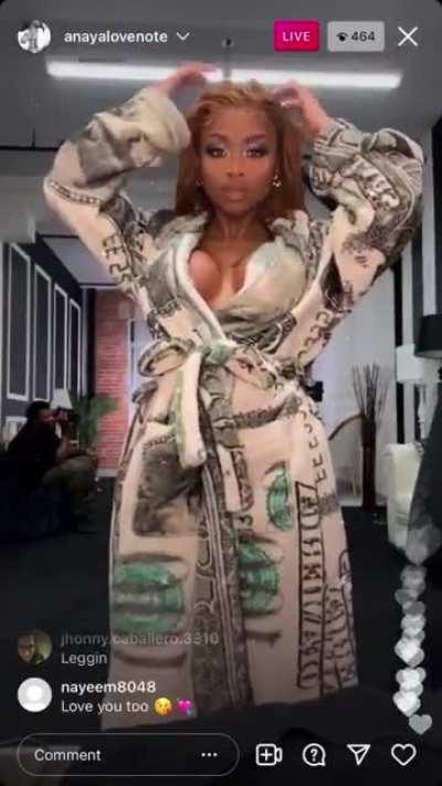 Slip at 0:34 and close up at 1:55