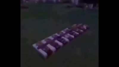 Bi gün bi bilge bana: jojo song neyin arkasına koyarsan koy komik olacaktır demişti...