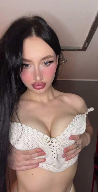 I think wet boobs are sexier