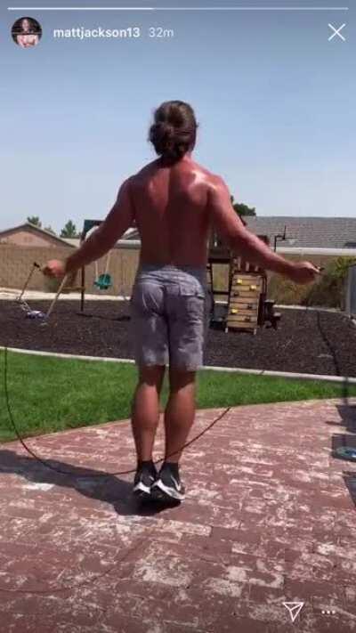 Matt Jackson jumping rope....hopefully it’s not a double post cuz it went weird before lol