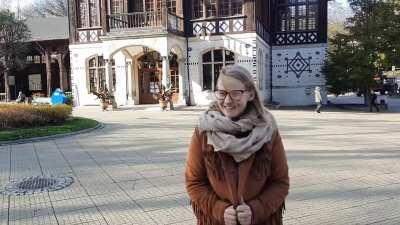 This is a spa, patients take walks here, drink the healing water, so they can be a bit bored - and I decided to make their day more interesting. Heh