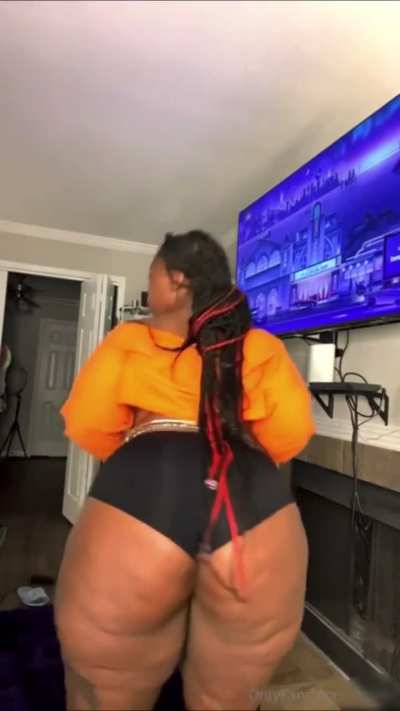 Thick ebony milf 🍑