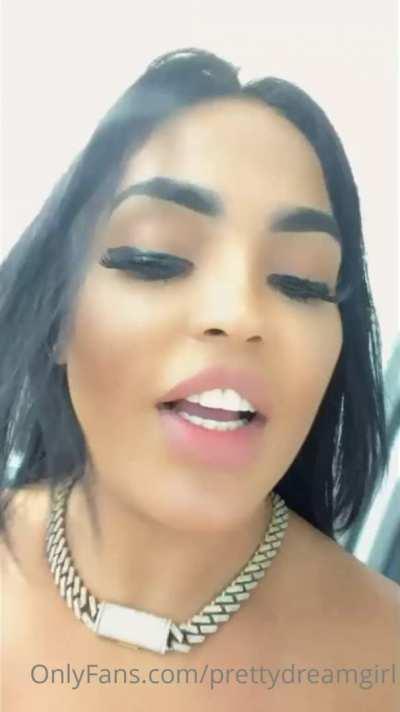 Hot AF 😍🍑💦 Grab her updated content in comment