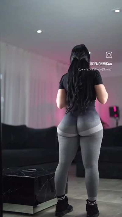 Goth PAWG Thicccc