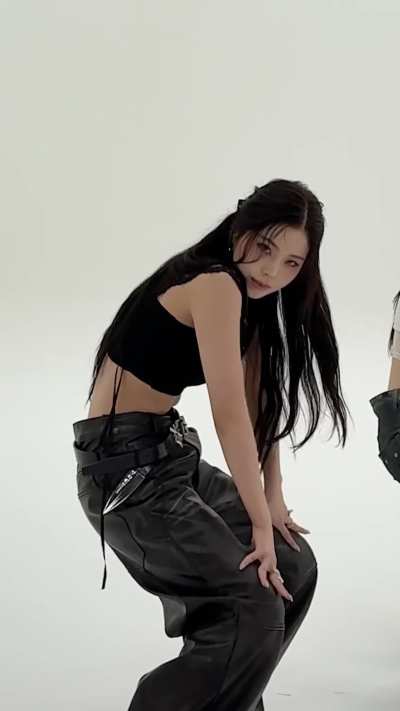 NMIXX - Sullyoon & Kyujin