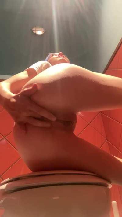 I had to sneak off to the cocktail bar toilets to play with my asshole because I was feeling horny🙊