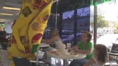 Omellette guy teach little girl a lesson