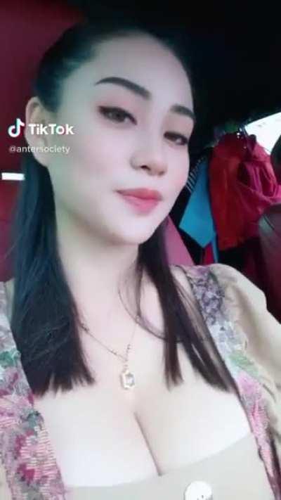 Big titty Thai chick