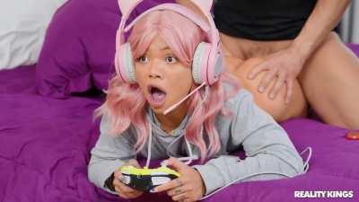 Gamer Girls goes banging