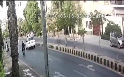 Toyota Prado flew off the road.