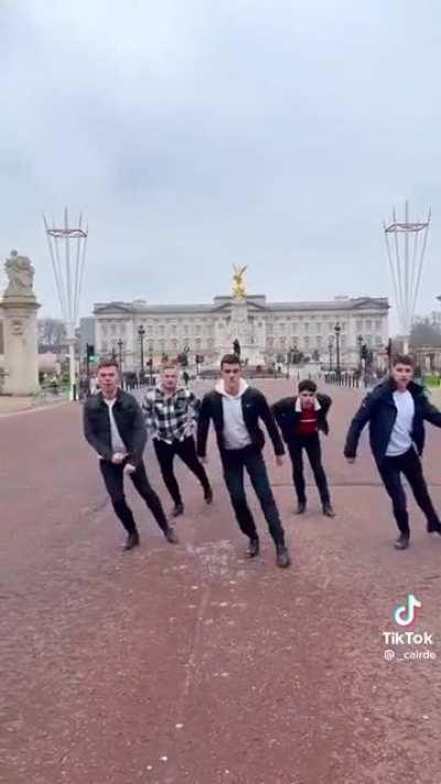 Holy shit Irish tiktok doesn’t fuck around