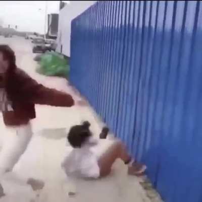 GoOd SaMaRiTaN aLeRtS pEoPlE oF oNcOmInG cArS