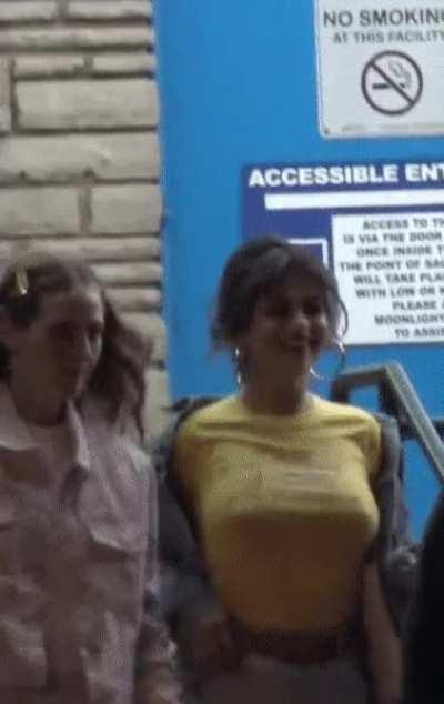Selena Gomez - Bouncing Tits