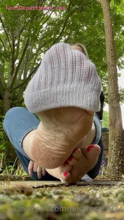 Worship my ass, toes and soles