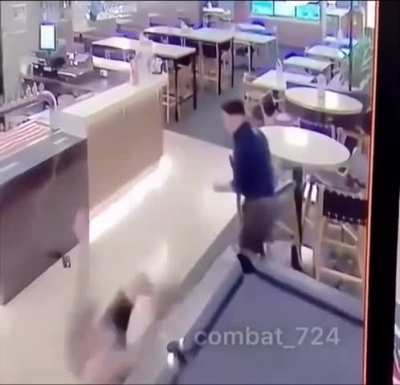 Restaurant worker uses boxing skills for the knockout