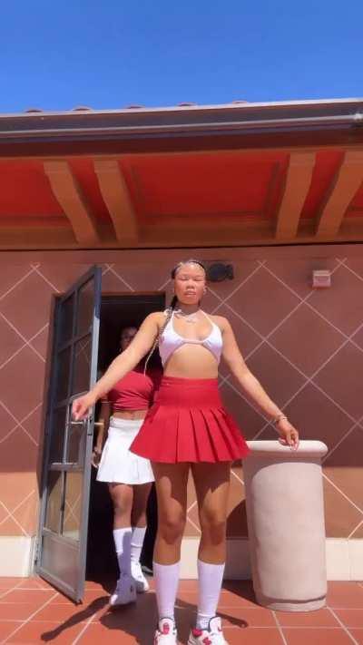 Slutty storm back out wish she would twerk for the whole video though she teases to much with the little twerk be having my dick doing hydraulics 