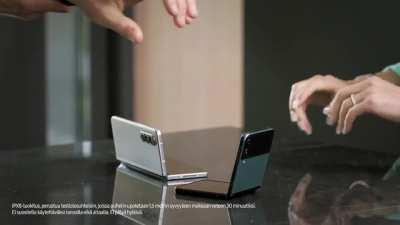 Since yall like awkward Kimi ads here's a Finnish Samsung one from last year (with subtitles)