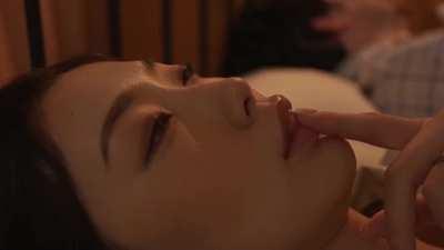 She gave a knowing smile when her Husband said his Boss hadn't been in the office all-day... An Komatsu in HOMA-135