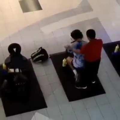 Votante de Boric promedio llendo a masajes