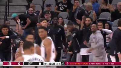 [Highlight] Devin Vassell on fire as he hits 3 threes in a row to start the game (with replay)