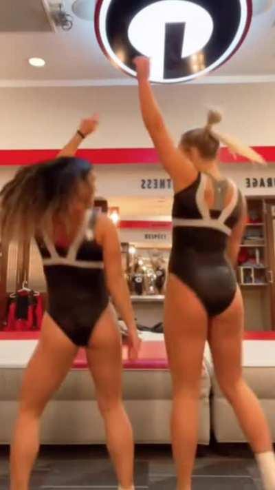 Georgia’s Loulie Hattaway❤️🖤🤍🐶