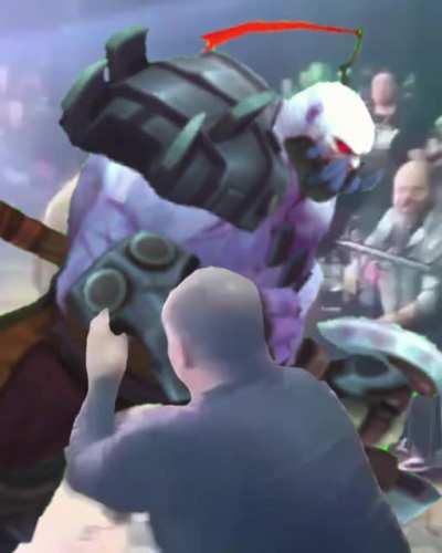 What the enemy ADC sees after i get Titanic Hydra