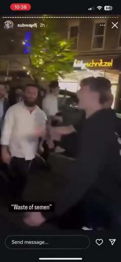 New York - Israel supporters follow and threaten a woman while chanting “death to Arabs” in Hebrew (04/24/25)