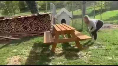 These people can run on hands and feet