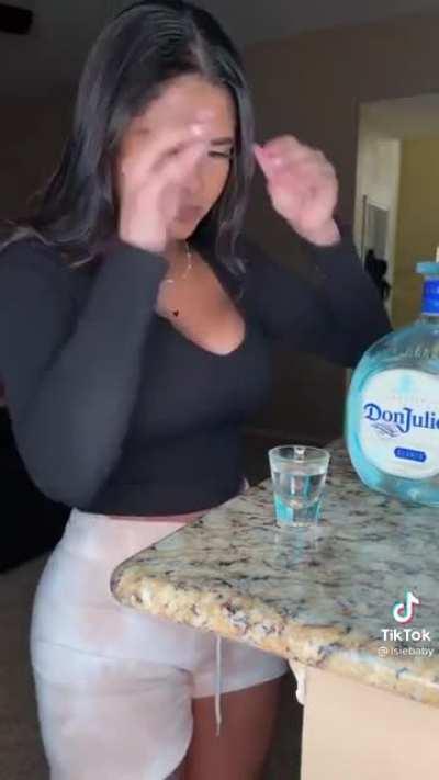 Jiggly tequila shot 🍺