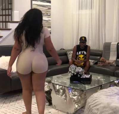 She acting different on the tube😍😍