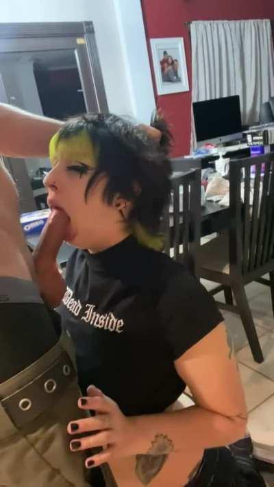 I can suck cock with no hands