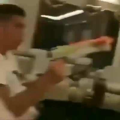 FINALMENTE MATARAM NEGO NEY