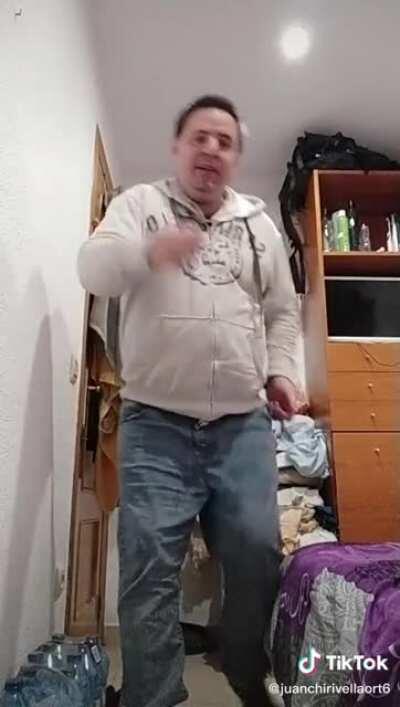 Perdon bana, mi viejo agarro el cel y dejo esto