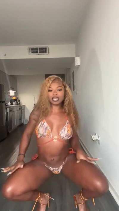 I'm really in my own lane 🥰 how can u not love Women with muscles 🥰💪🏾 #fitnessmodel #bodygoals #fitnessmotivation #fitnessjourney #bodybuilder #bodybuildingmotivation #bodybuildinglifestyle #bodytransformation #naturalbodybuilding